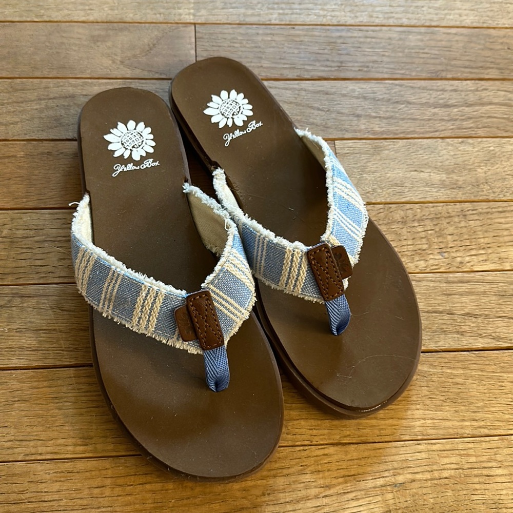 Brand new never worn flip flops